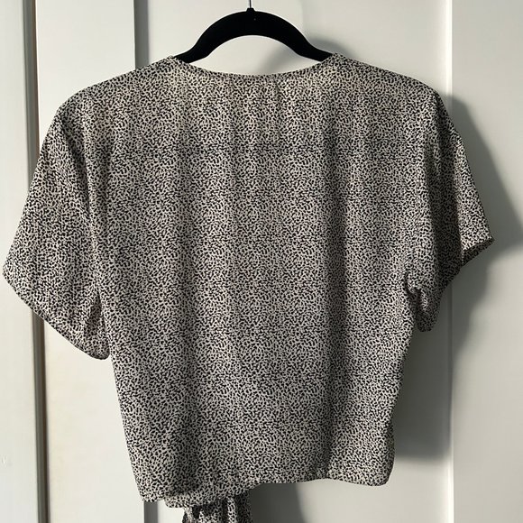 LUSH Ranya Wrap Cropped Blouse Women's Small - Picture 7 of 8